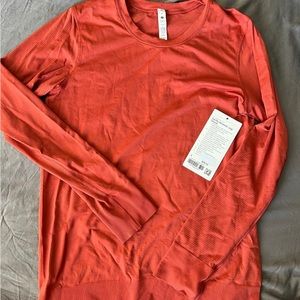 Swiftly relaxed LS rock red lululemon